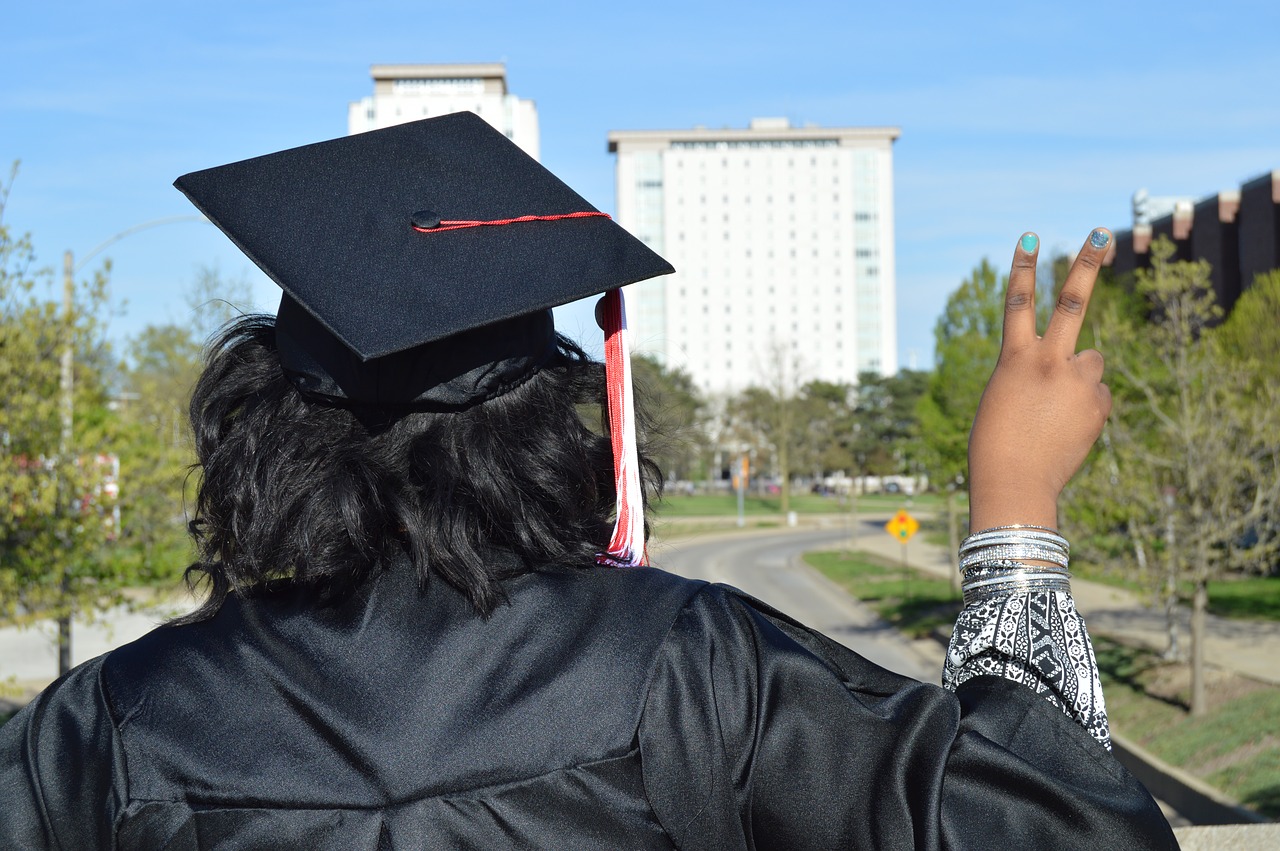 Mistakes Students Make When Choosing a College Mistakes Students Make When Choosing a College