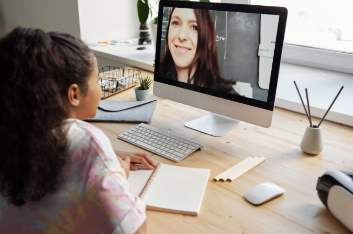 Simple Tips to Succeed in Online Classes Simple Tips to Succeed in Online Classes